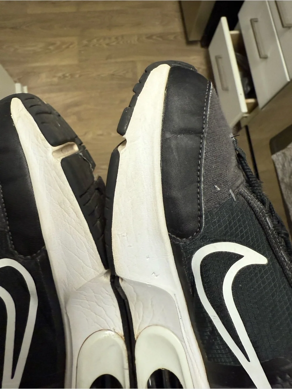 Nike Air Max Interlock Black White DQ2904-001 Athletic Sneaker Women Size 7 Used